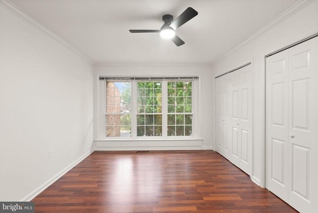 Building Photo - 1949 Kennedy Dr