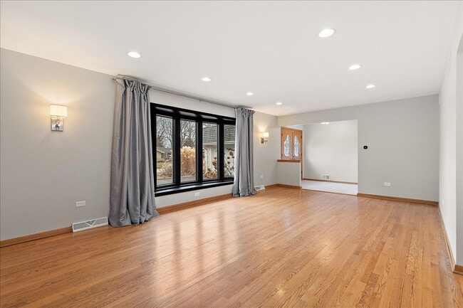 Building Photo - 7440 W Manitoba Dr