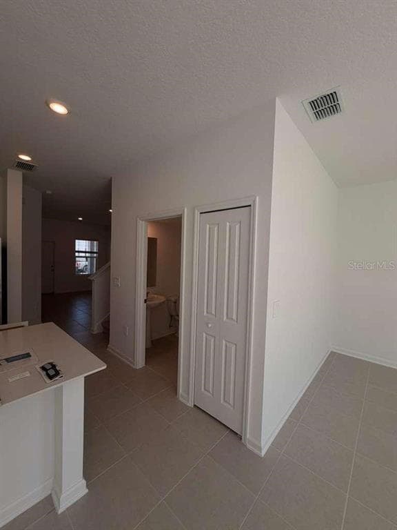 Building Photo - 2728 Skyline Lp