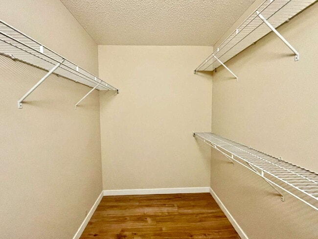 Building Photo - Charming 3-Bedroom Haven With 2 Full Baths...