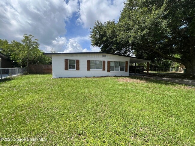 Building Photo - 1221 Cypress Ln