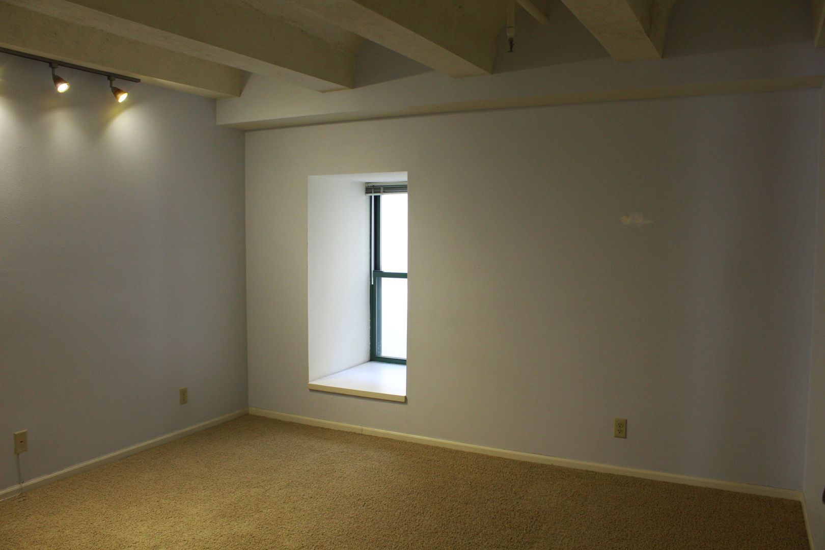 Building Photo - 270 E Highland Ave