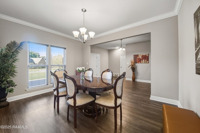 Building Photo - 213 E Peck Blvd