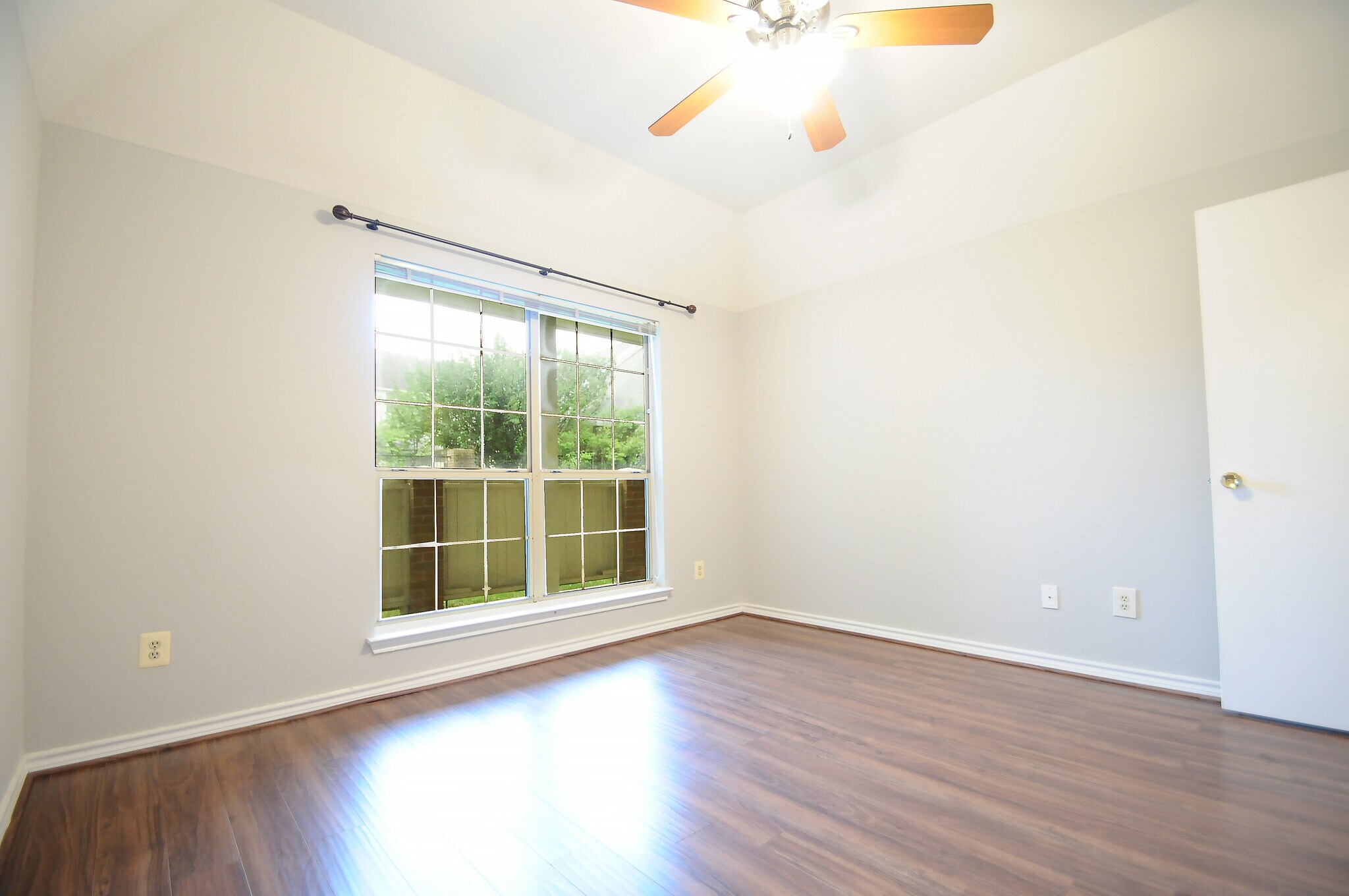 Building Photo - 3903 Penderview Dr