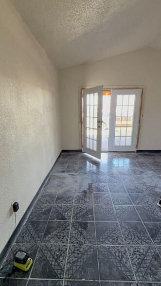 Building Photo - 3216 Rosa Ave