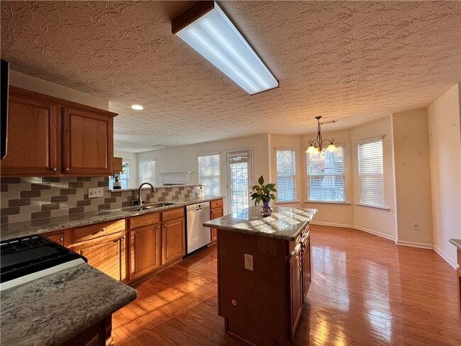 Building Photo - 789 Roxholly Ln NE