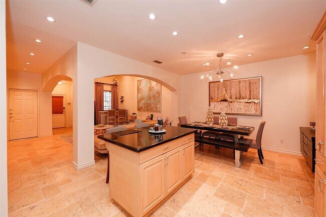 Building Photo - 510 Shiloh Dr