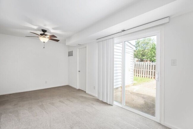 Building Photo - 307 Ellery Ct