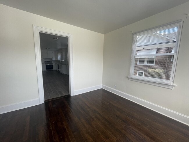 Building Photo - 434 N Green St