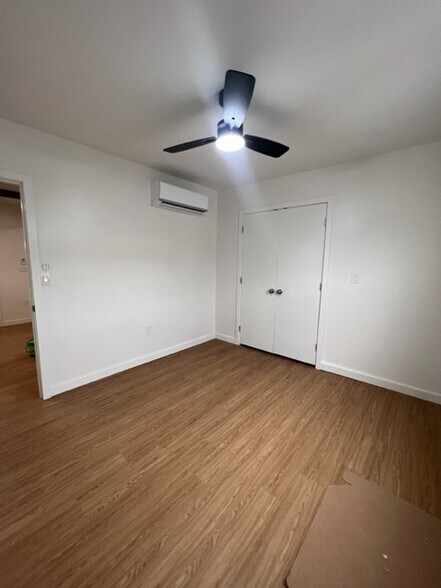 bedroom 1 - 206 S Chestnut St