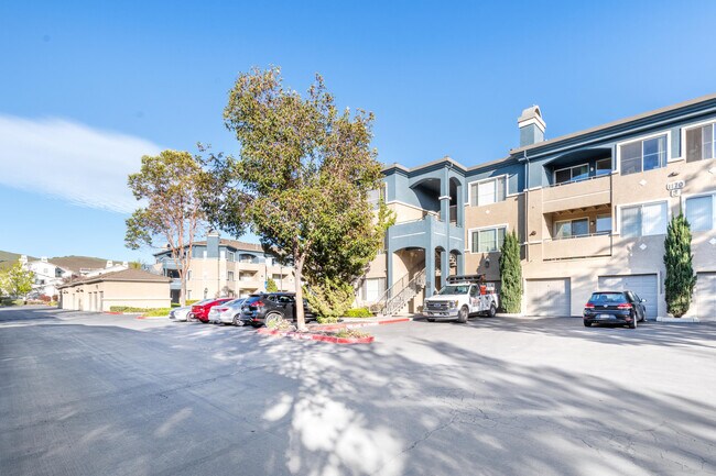 Building Photo - 1170 Beethoven Common