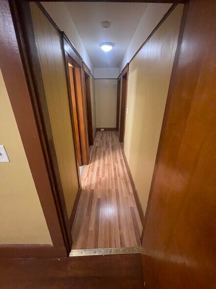 Building Photo - 87 Ferry St