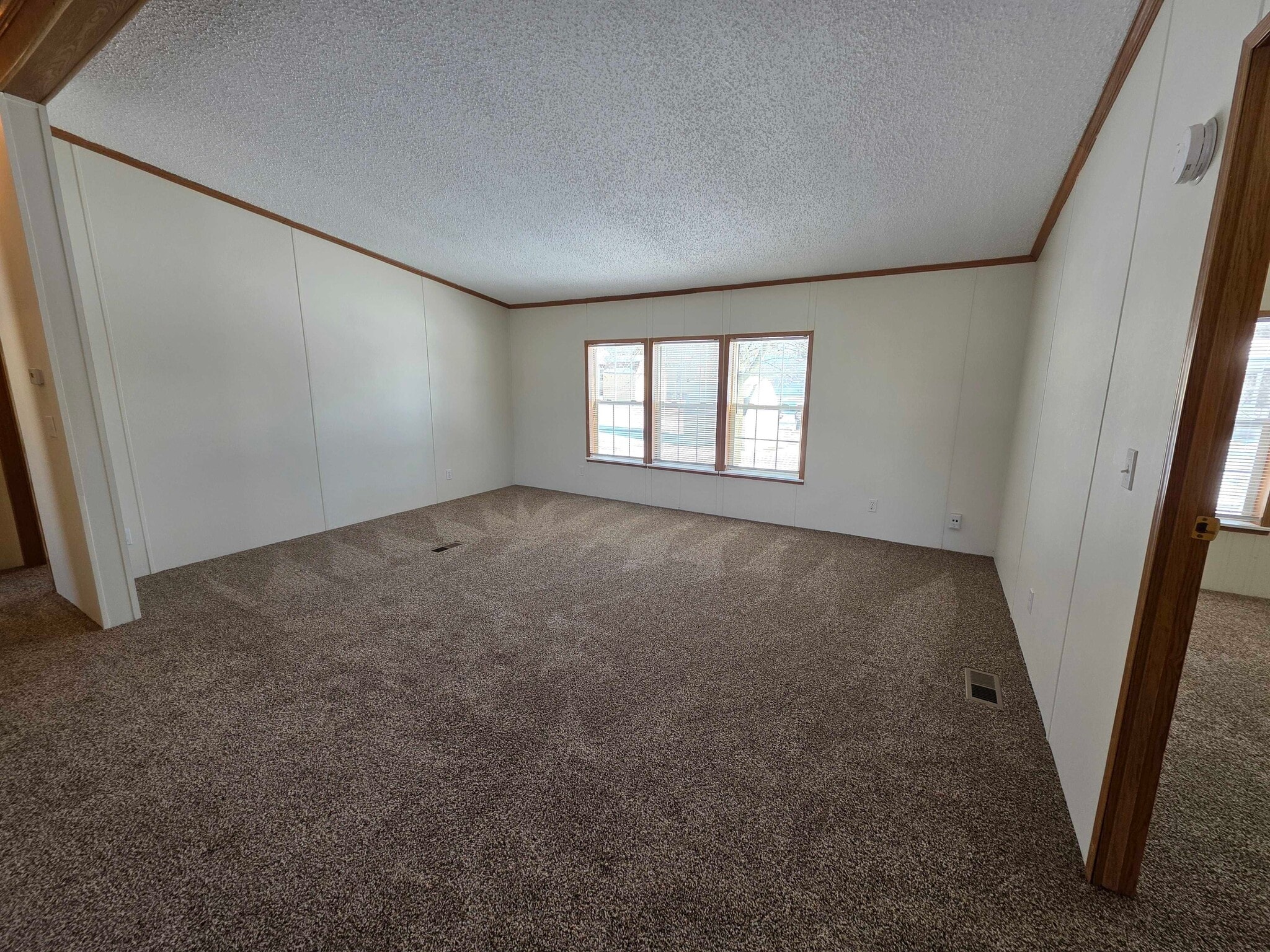 Building Photo - 4421 Beechwood St