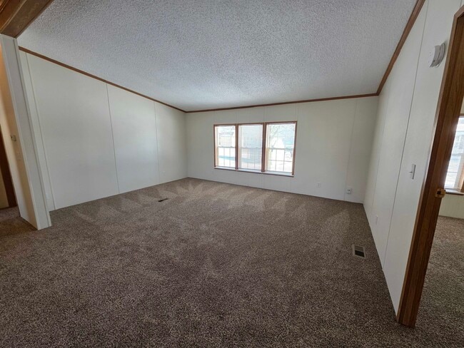 Building Photo - 4421 Beechwood St