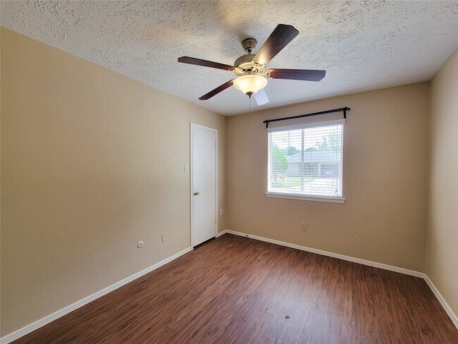 Building Photo - 3415 Wingdale Ct