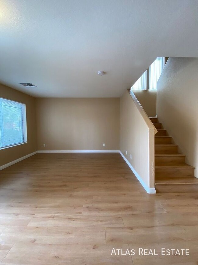 Building Photo - 5345 N Santa Fe Heights St