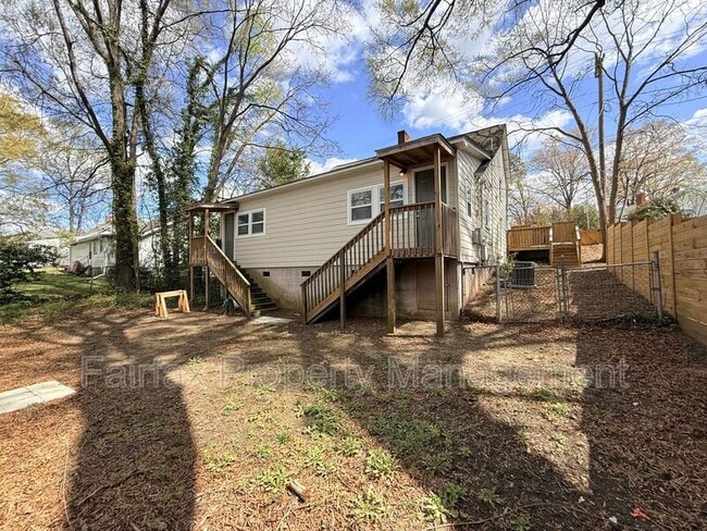 Building Photo - 919 Washington St