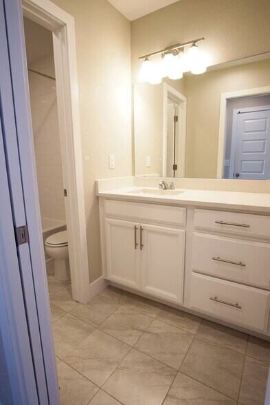 Main Bathroom - 2541 Moline St