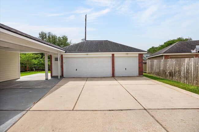 Building Photo - 20835 Cottage Cove Ln