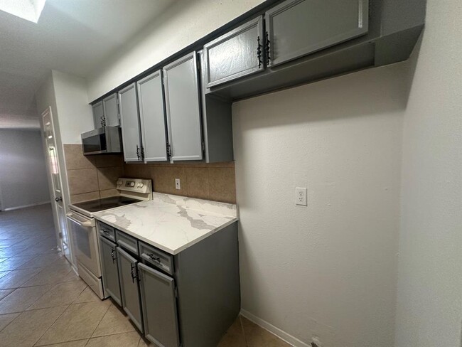 Building Photo - 12808 Dairy Brook Dr