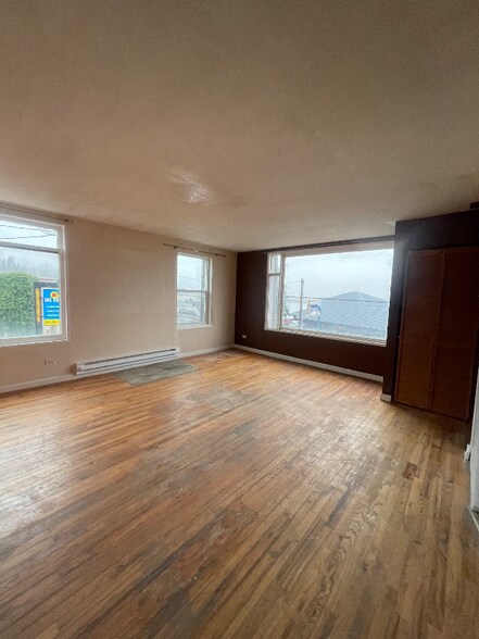 Primary Photo - 103 Memorial Dr