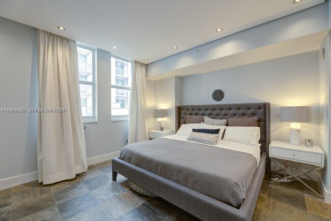 Building Photo - 4100 Salzedo St