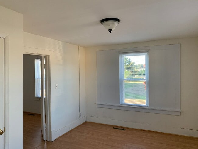 Building Photo - Walking distance to everything in Altavista! Right in the heart of Altavista on Main St!