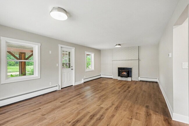 Building Photo - 8112 72nd Ave