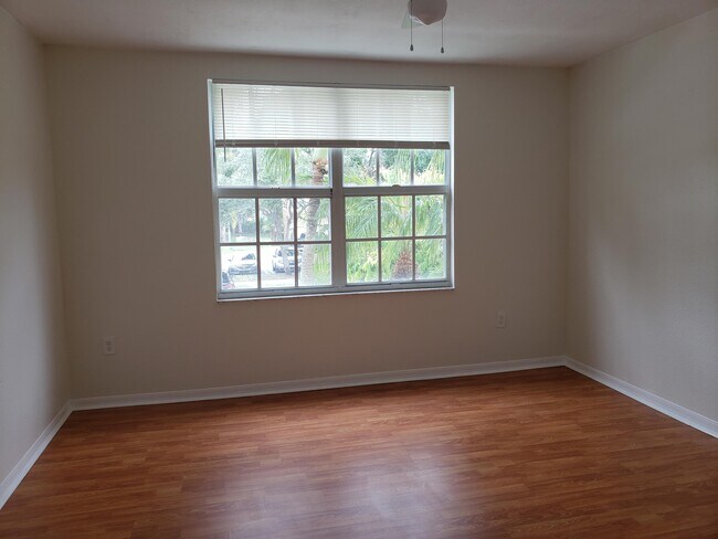 Building Photo - 15155 Michelangelo Blvd