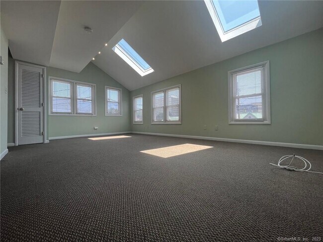 Building Photo - 558 Connecticut Ave