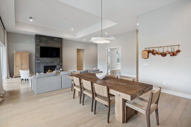 Building Photo - STUNNING AND MODERN Masterpiece!