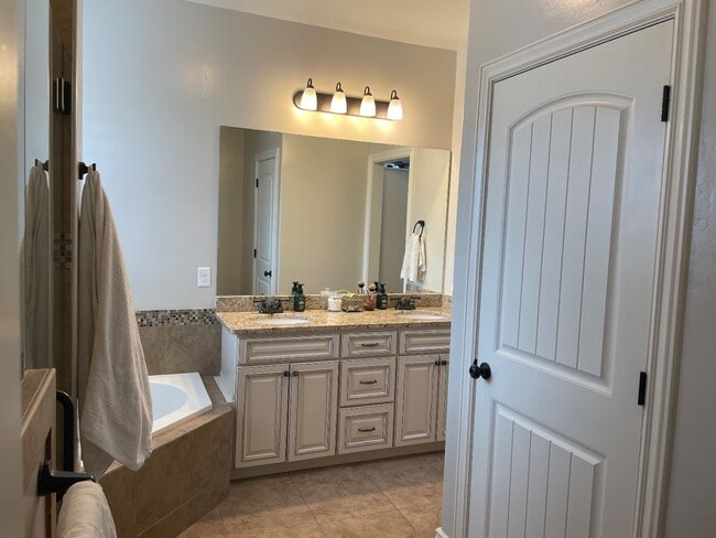 Building Photo - 714 S 150 E