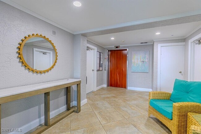 Building Photo - 2885 Palm Beach Blvd