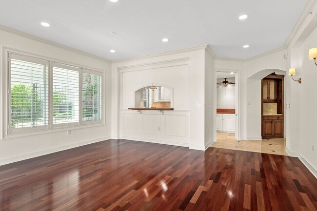 Building Photo - 660 Osceola Ave