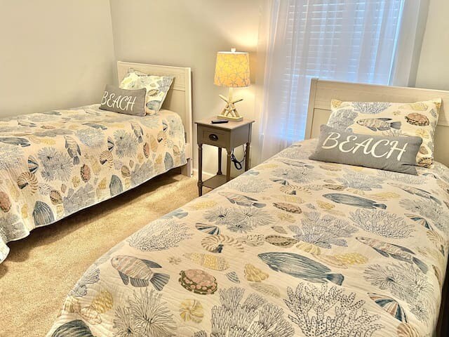 Third Room w/ 2 Twin Beds - 11723 Sand Castle Ln