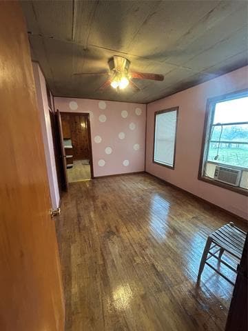 Building Photo - 513 E Elm St