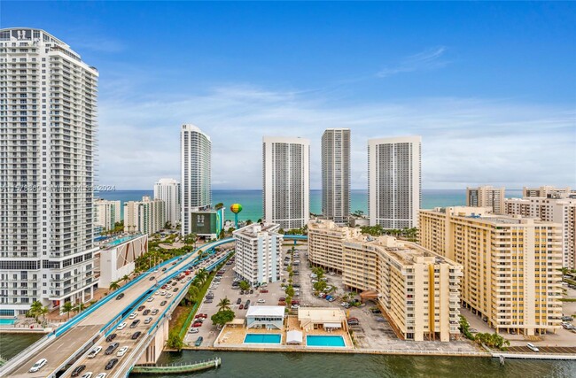 Building Photo - 2600 E Hallandale Beach Blvd