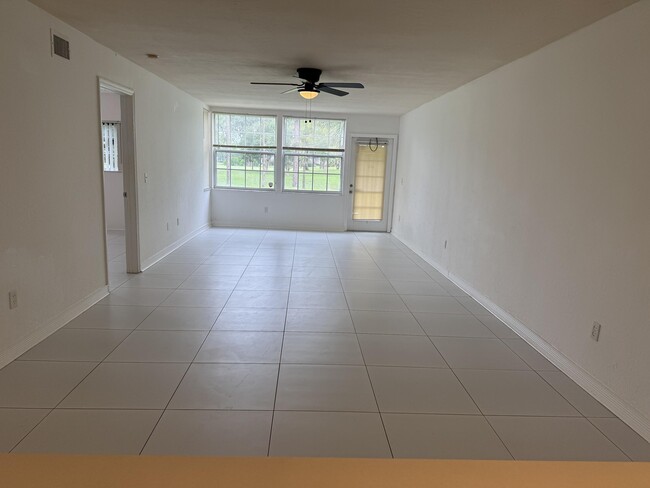 Building Photo - 1803 Palm Beach Trace Dr