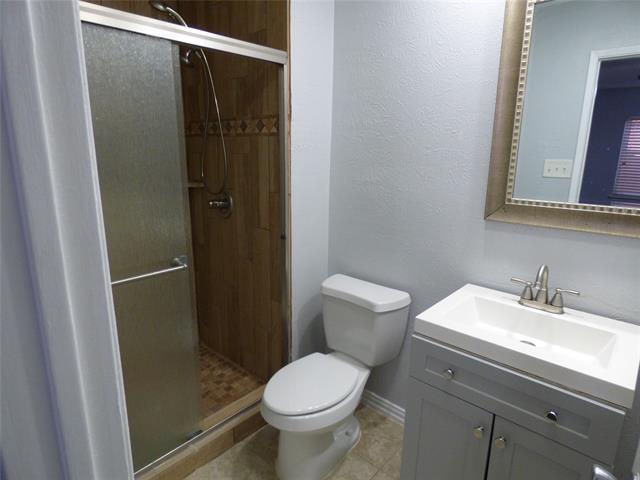Building Photo - 5016 Roberts Dr