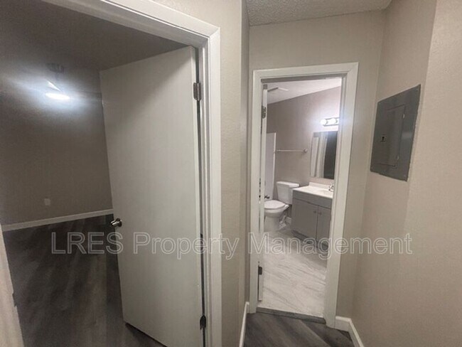 Building Photo - 958 Salt Pond Pl