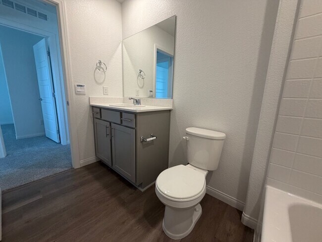 Building Photo - New Build - Never Lived In