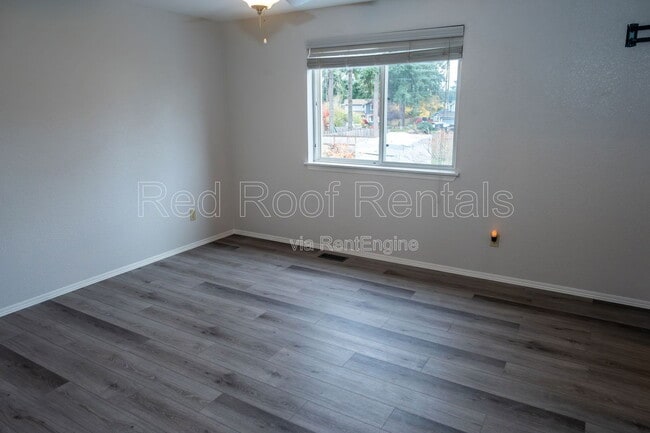 Building Photo - 916 197th St Ct E