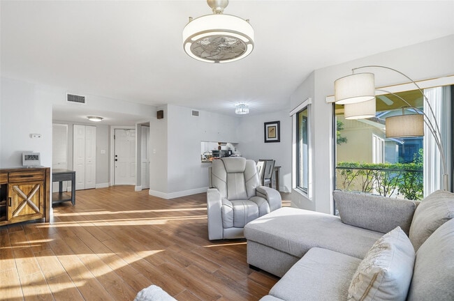 Building Photo - 8412 Shadow Ct