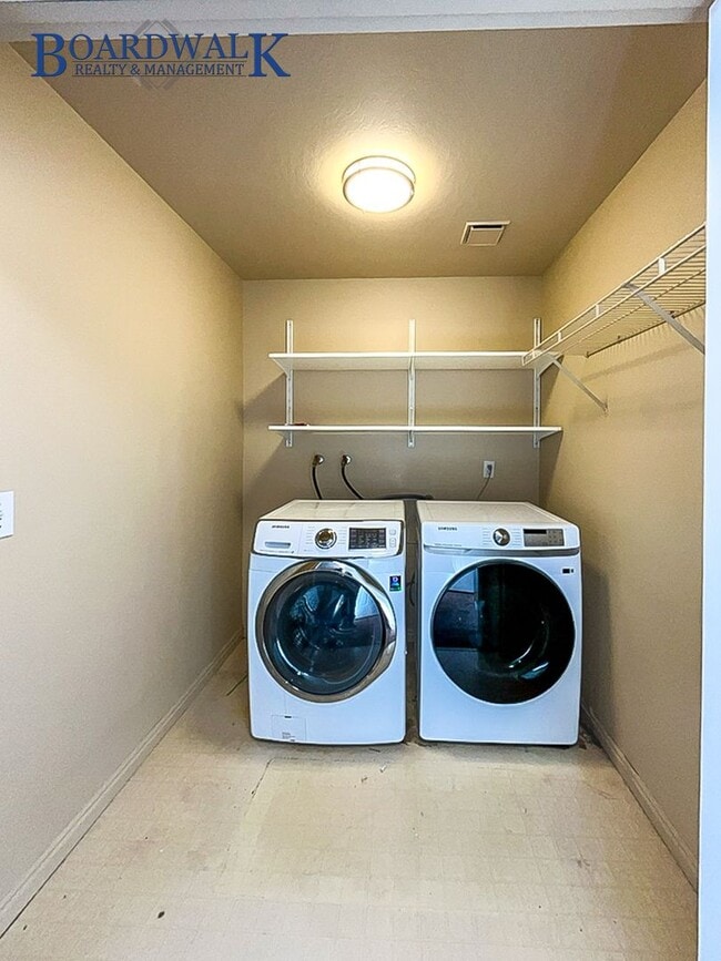 Building Photo - Beautiful Home with Mountain Views & Prime Location in Sandy