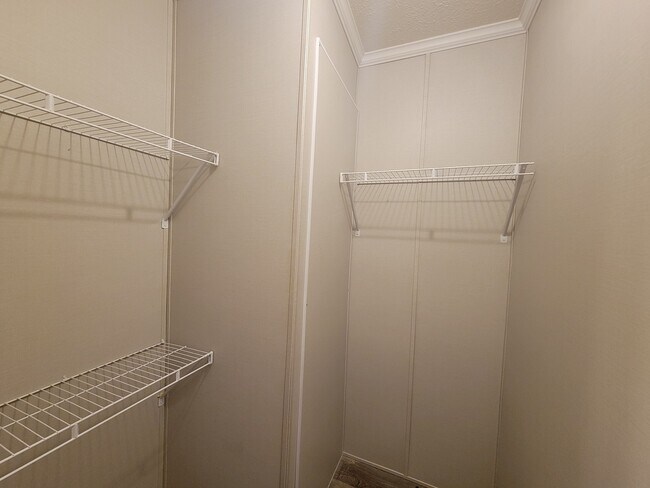 Building Photo - 15864 Marentette Dr