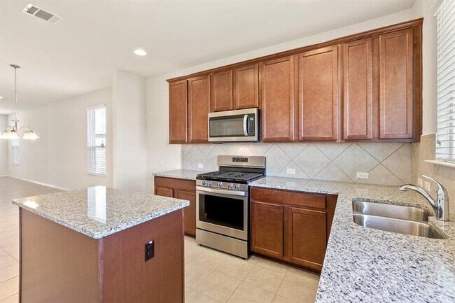 Building Photo - 500 Martha Dr
