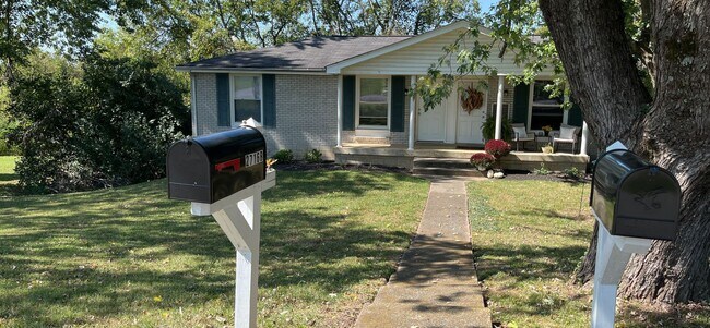 Building Photo - Great 2 Bed 1 Bath Home in East Nashville!