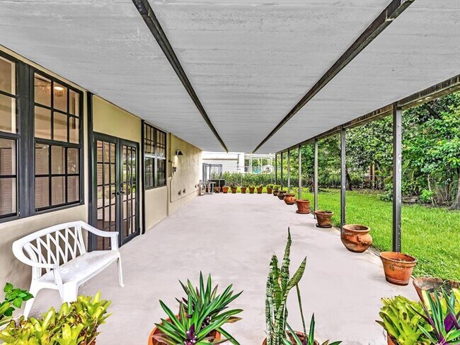 Building Photo - 8020 SW 19th St