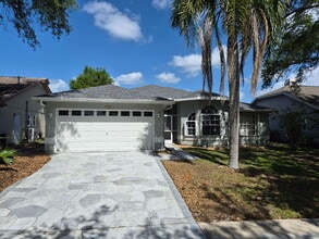 Building Photo - "Spacious 1732 Sq Ft 3-Bed, 2 Baths, in Tarpon Springs!"