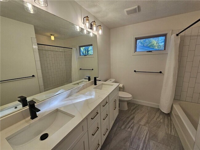 Building Photo - 4536 Mountain Creek Dr